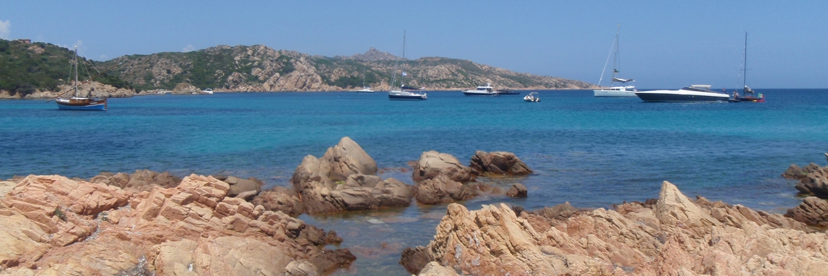 jachten voor anker in Sardinie